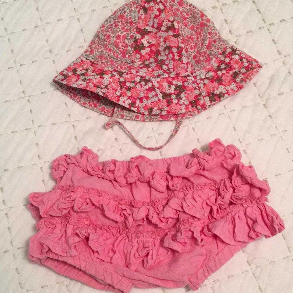 Endless ruffle bubble with sun hat